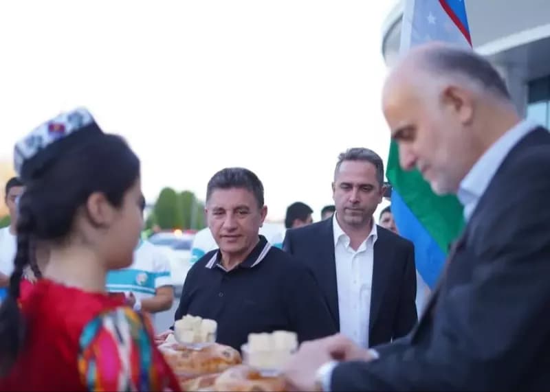 استقبال از تیم ملی در فرغانه با نان و کره!