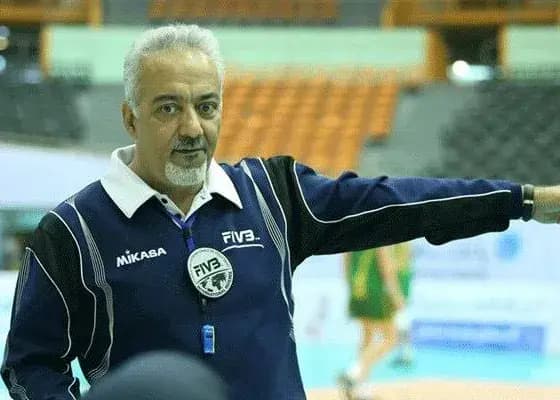 کنایه داور مشهور والیبال به فوتبال و فوتبالیست!