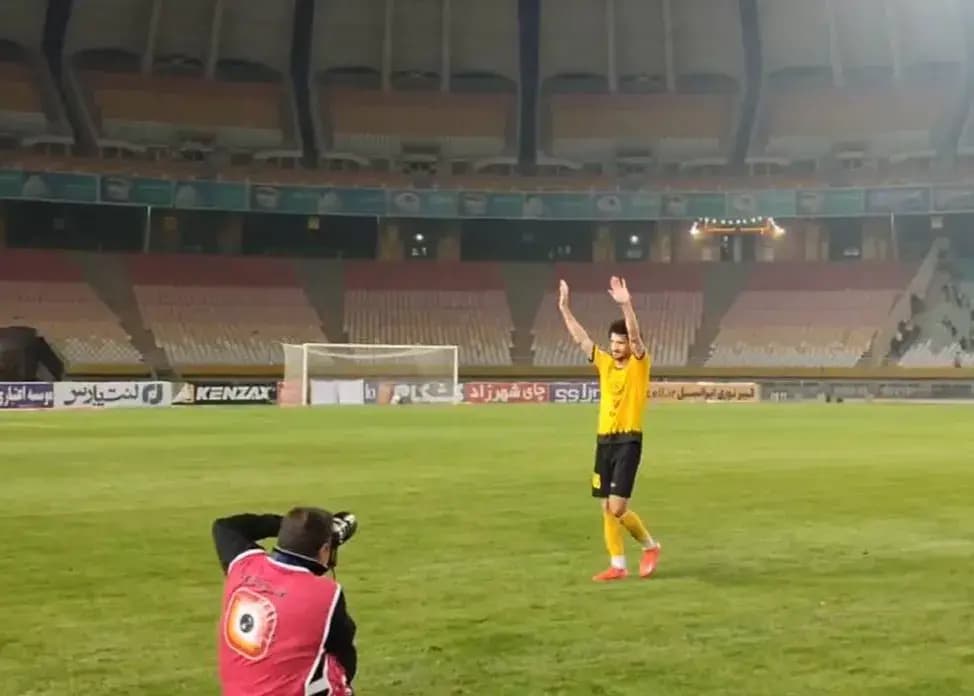 مدافع سپاهان و پرسپولیس به استقلال برگشت