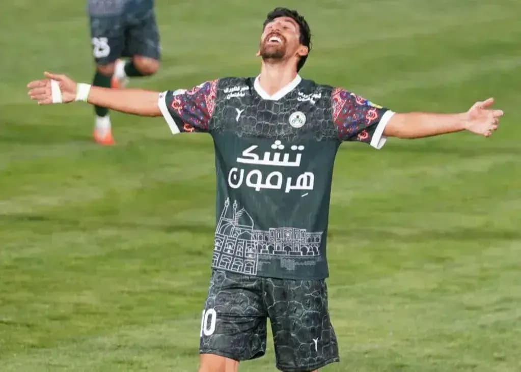 مهاجم سابق استقلال ناراحت از سقوط قهرمان آسیا