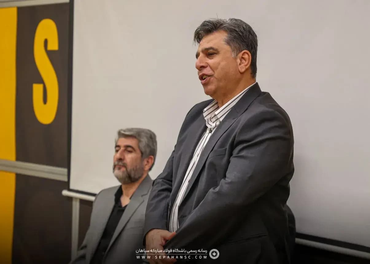 نیکفر: نویدکیا دموکرات است و با نظرسنجی در قطر ماندیم!