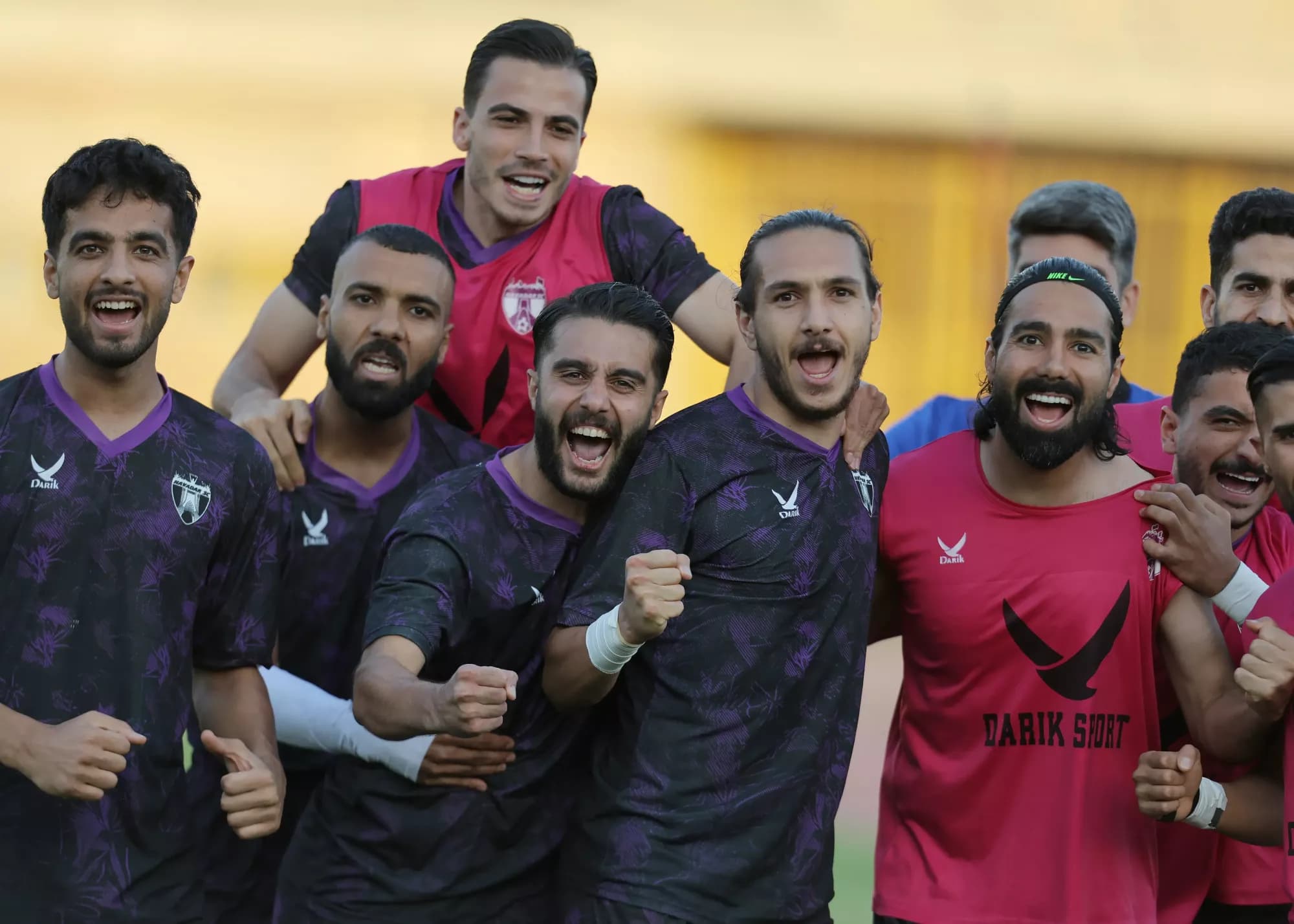 لیگ یک: قهرمانی به خطر افتاد