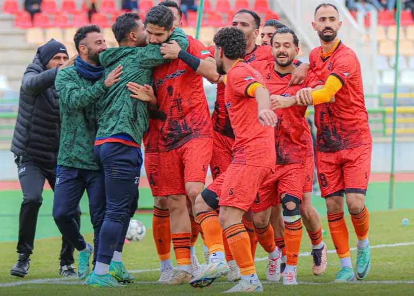 شهربابک شگفتیساز، موی دماغ نساجی
