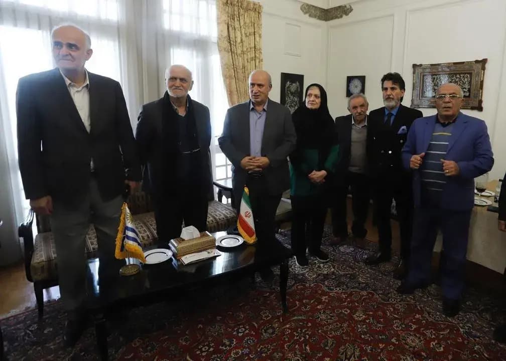 مهدی تاج مثل دیپلماتها در سفارت اروگوئه!(عکس)