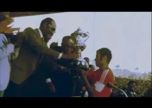 گینه ادعا کرد: جام قهرمانی ۱۹۷۶ را پس بدهید!