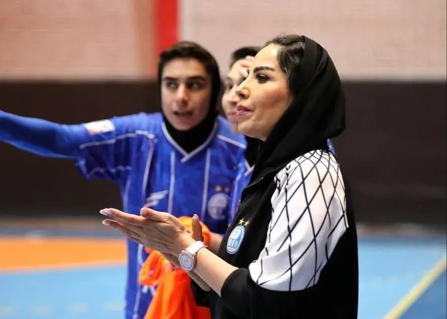 سرمربی استقلال: سازمان لیگ جاممان را بدهد