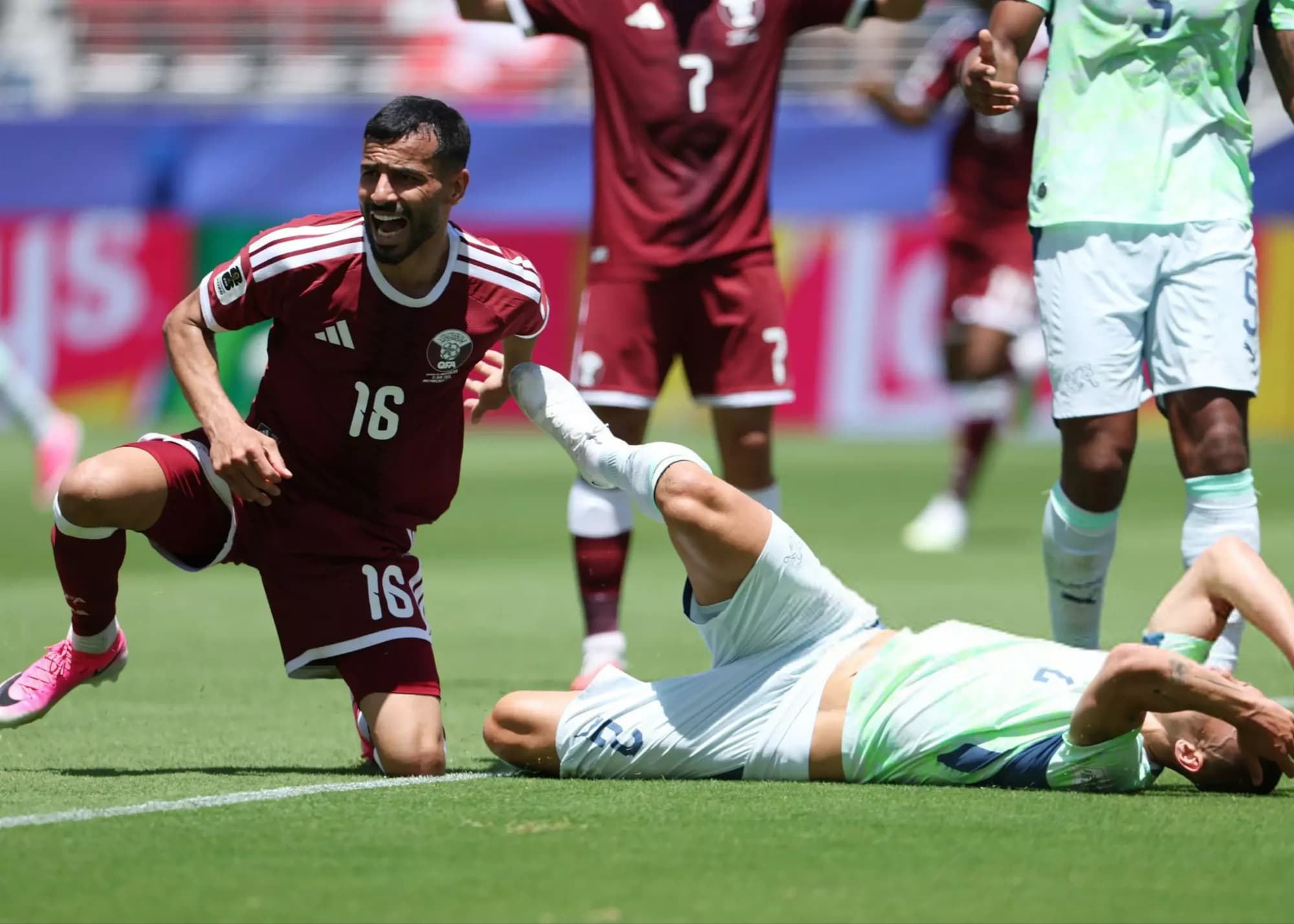 اولین امتیاز تاریخ قطر در جام جهانی!