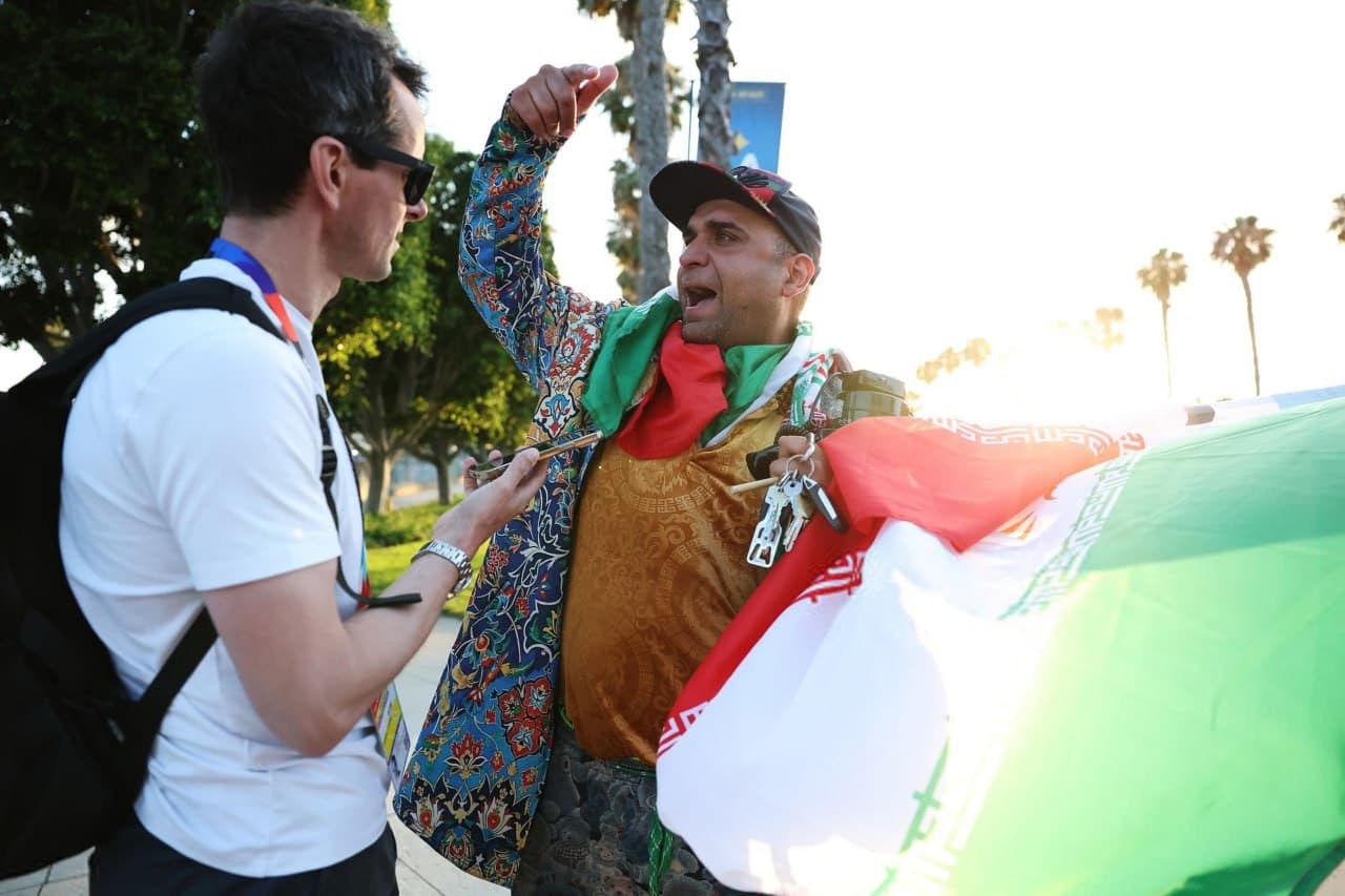 اولین طرفداران تیم ملی در سوفای (عکس)