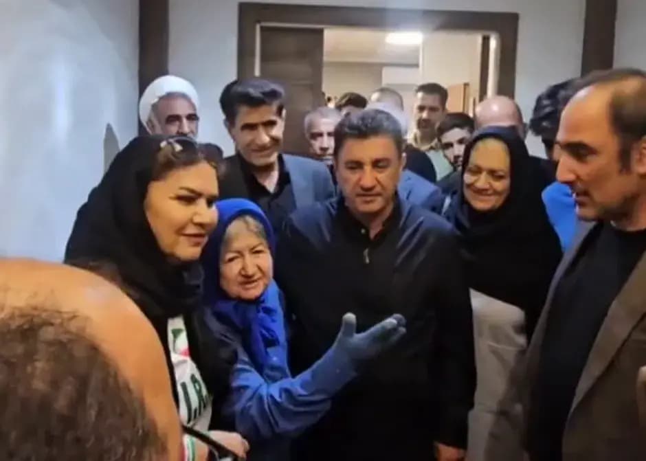 استقبال مادربزرگ استقلالی از قلعه‌نویی(عکس)