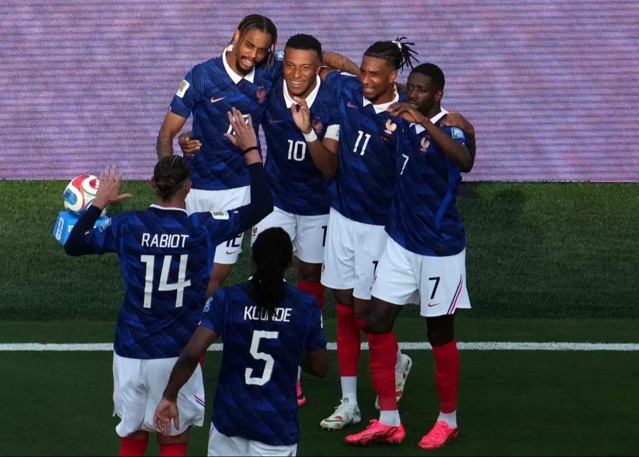 پاراگوئه با منتخب آفریقا بازی دارد نه فرانسه!