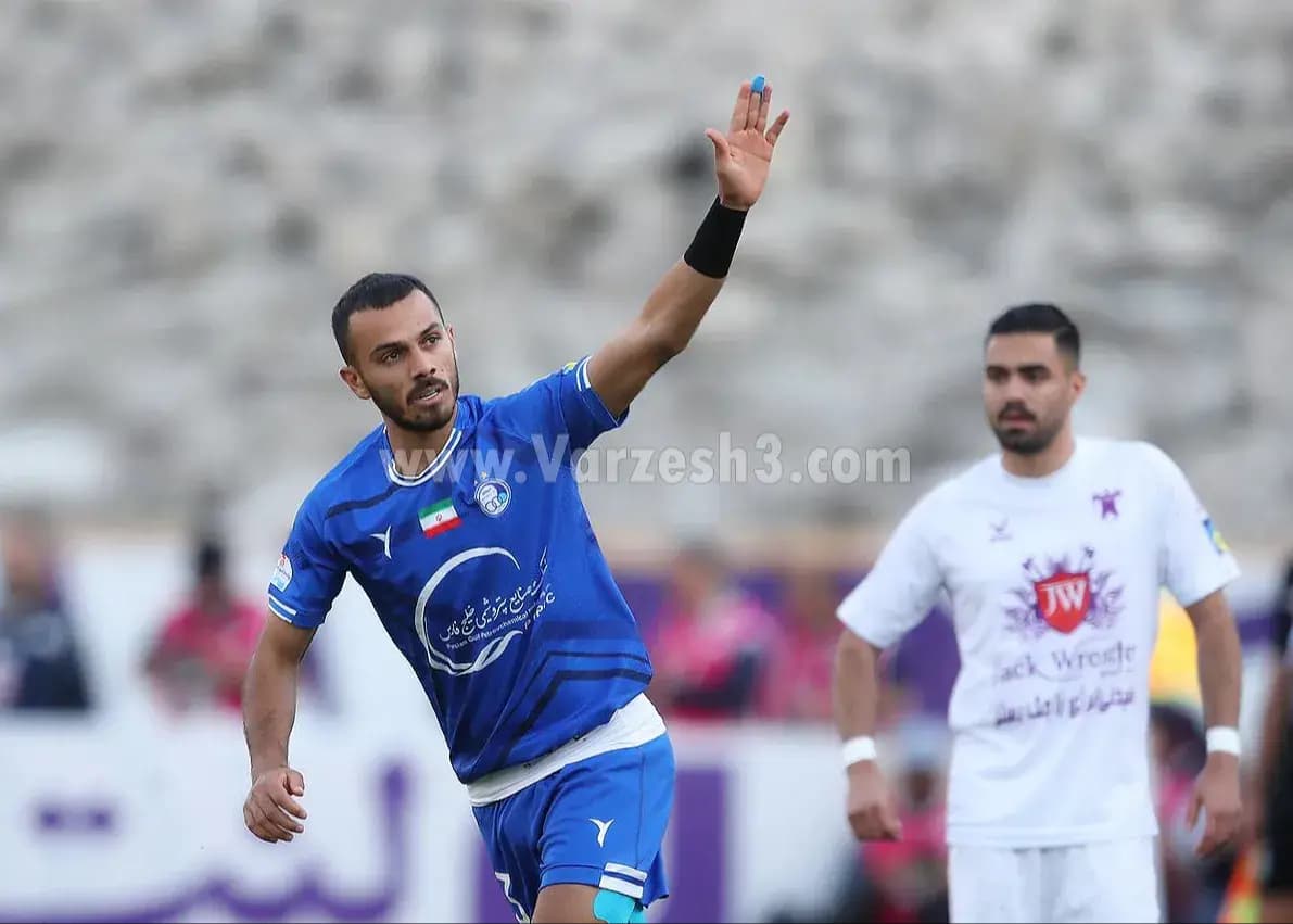غیر رسمی: چپ استقلال به پرسپولیس پیوست