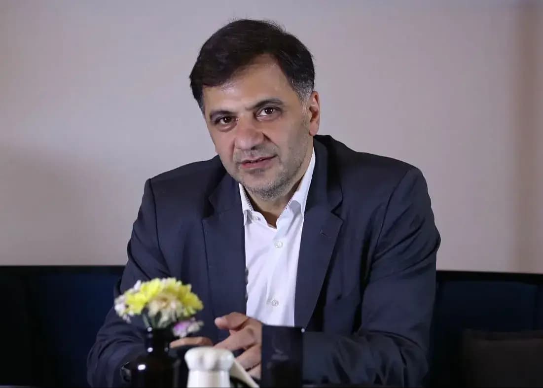 کریمی: از شجاع و بیرانوند عذرخواهی میکنم