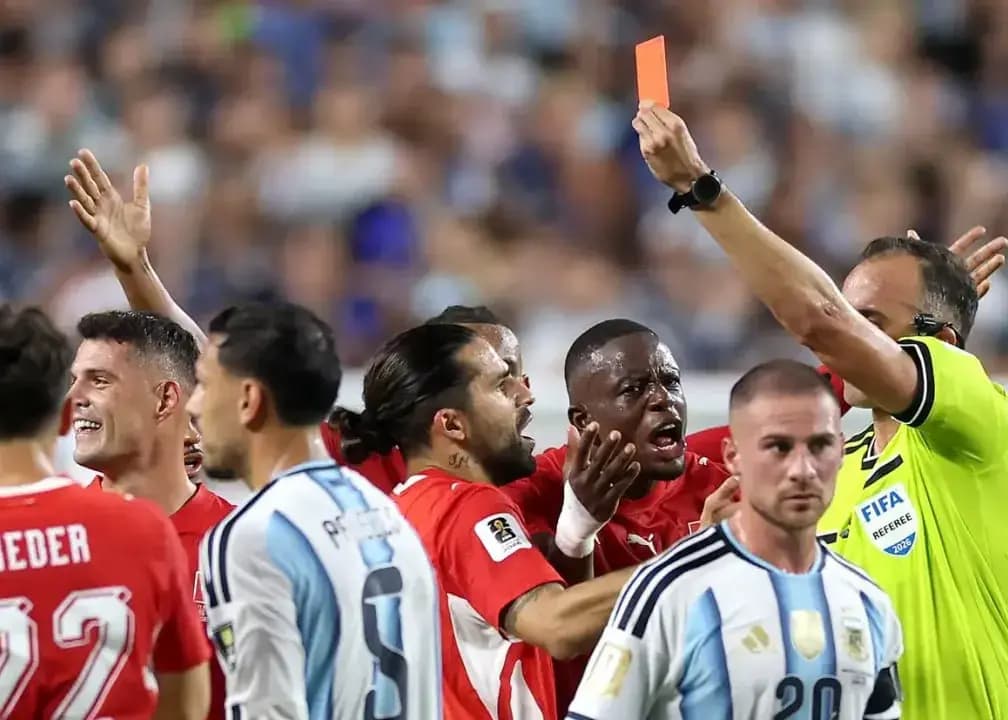 دفاع فیفا از اخراج جنجالی امبولو: عدالت برقرار شد