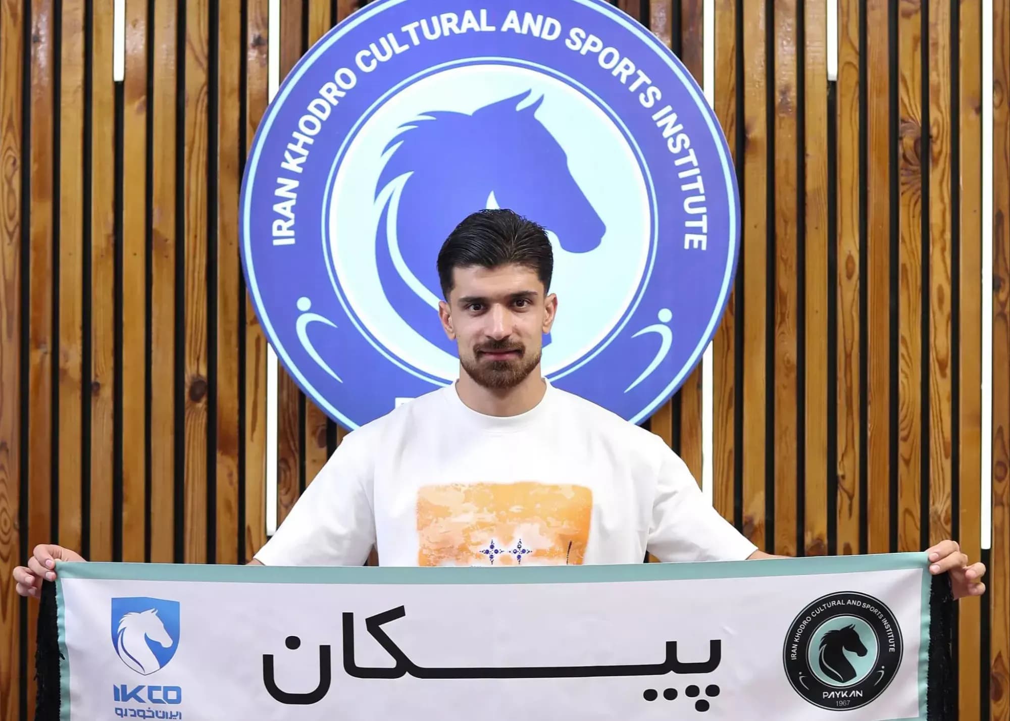 وینگر سابق پرسپولیس به پیکان پیوست