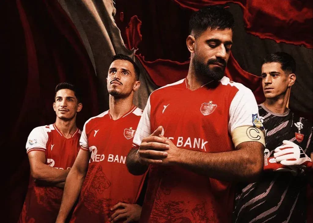 شیر و خلیج فارس، رونمایی از پیراهن پرسپولیس!