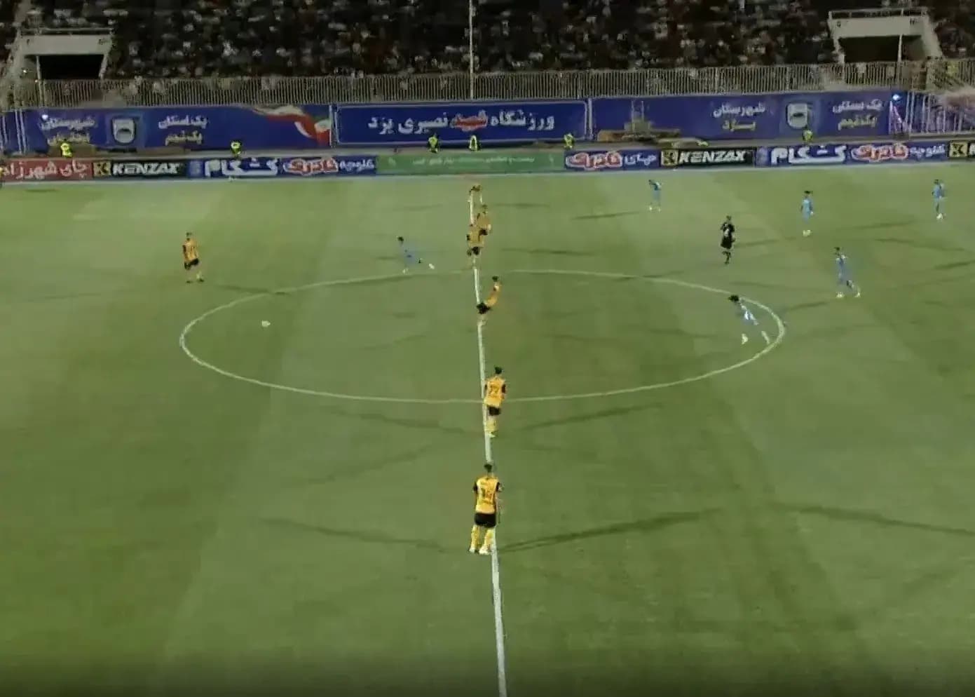 گزارش زنده: چادرملو ۰ _ سپاهان ۰