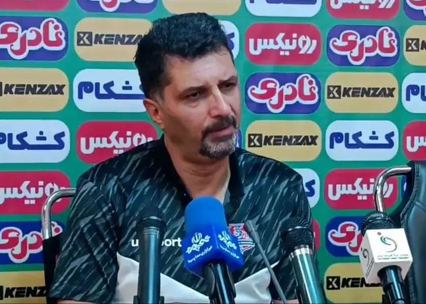حسینی: فوتبال که پلیاستیشن نیست!