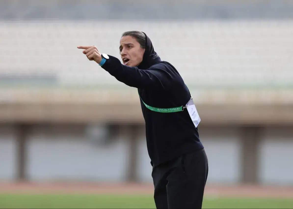 نیلوفر اردلان در پرسپولیس ماندنی شد