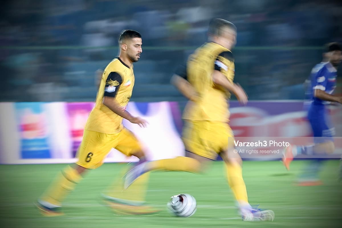 حاجی‌عیدی دور از حواشی آماده بازی (عکس)