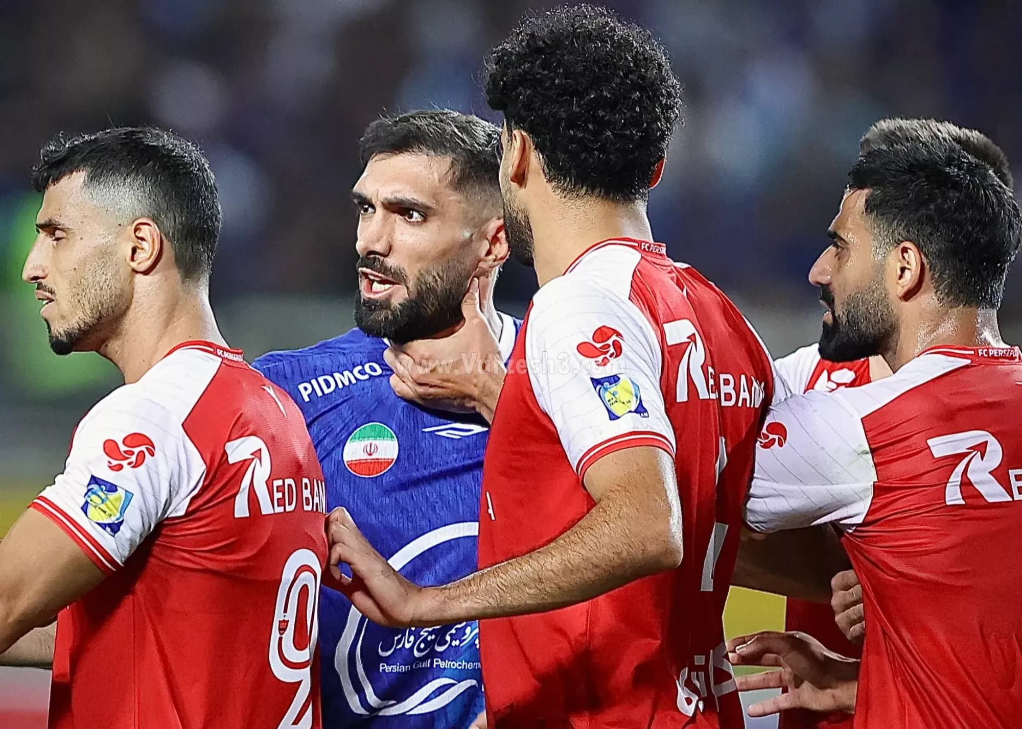 خنده آقاسی با یادگار خونین دربی (عکس)