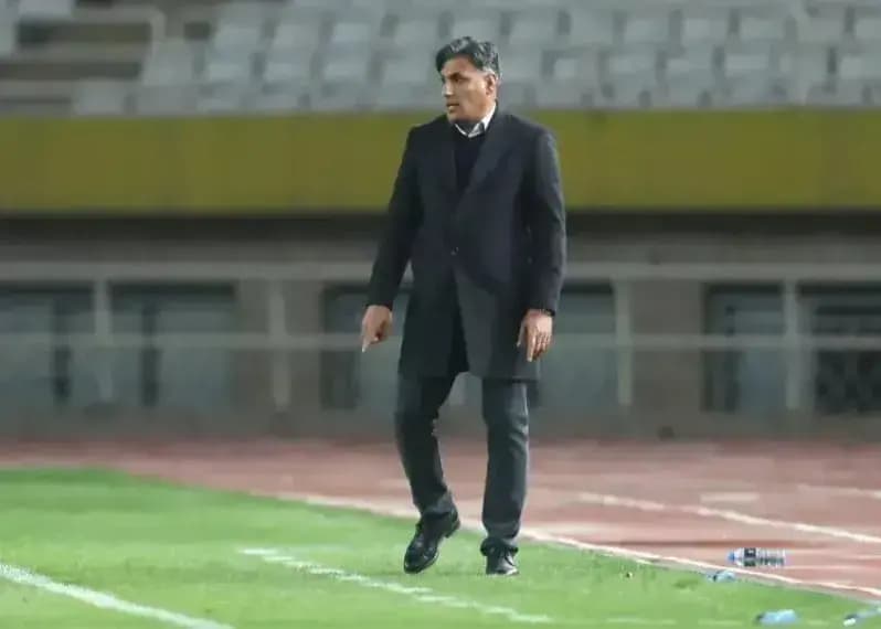 خلیفه آرزو دارد تراکتور را ببرد! 
