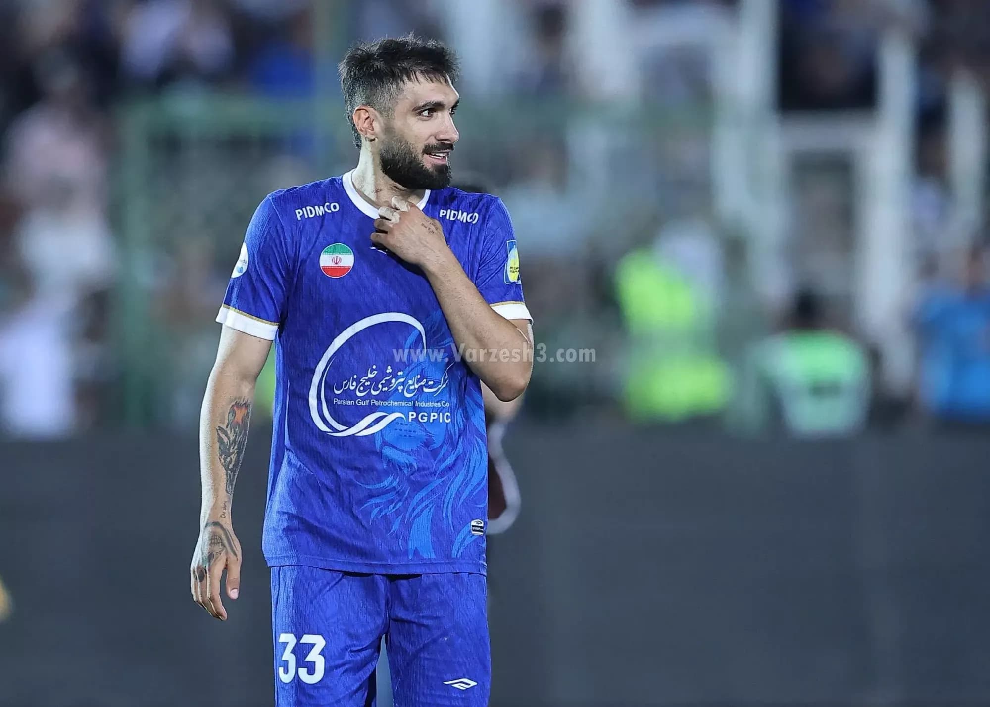 یک سال بعد، عارف همان بازیکن پیکان نبود