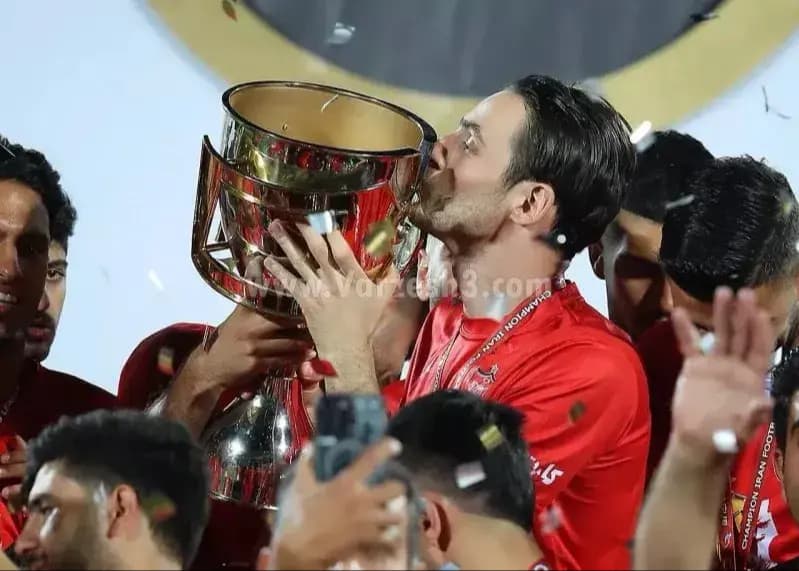 فوری: خداحافظی گلزن تاریخی پرسپولیس از فوتبال!