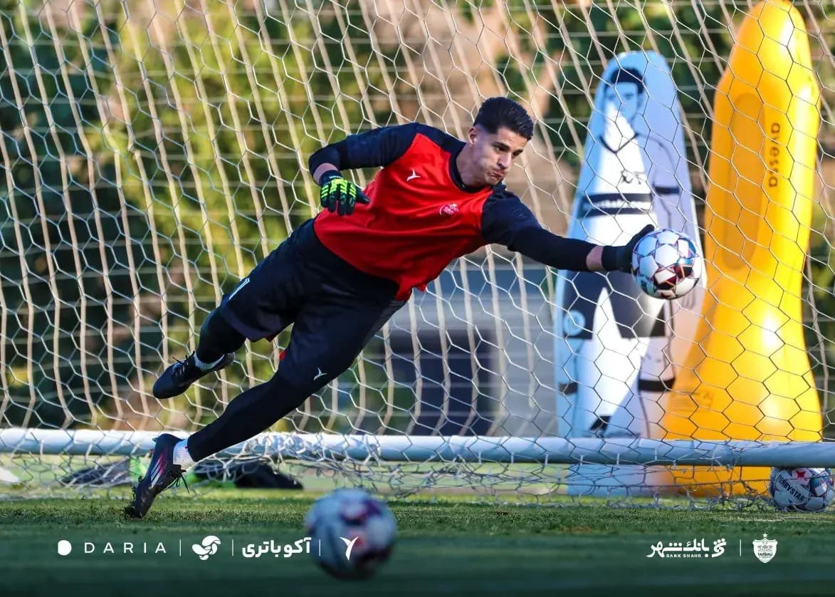 گلر پرسپولیس و این همه رقیب گردن کلفت!