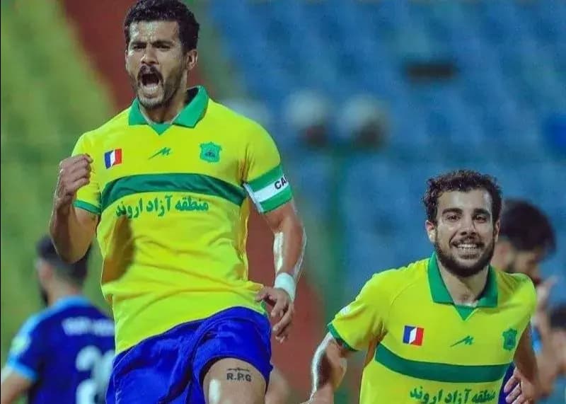 ریکانی: برای دفاع از وطن اسلحه به دست میگیرم