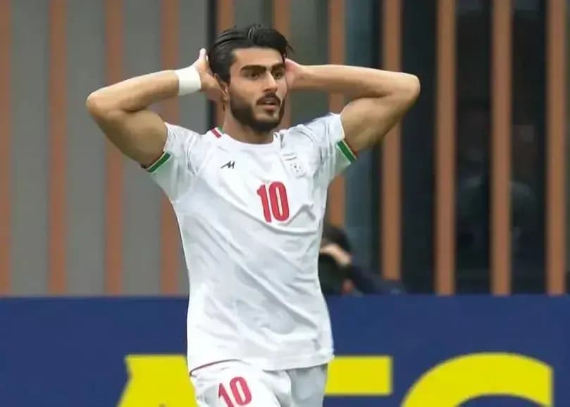 غندیپور غیبت کرد و کنار رفت