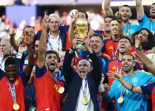 قهرمانان جهان وارد مادرید شدند